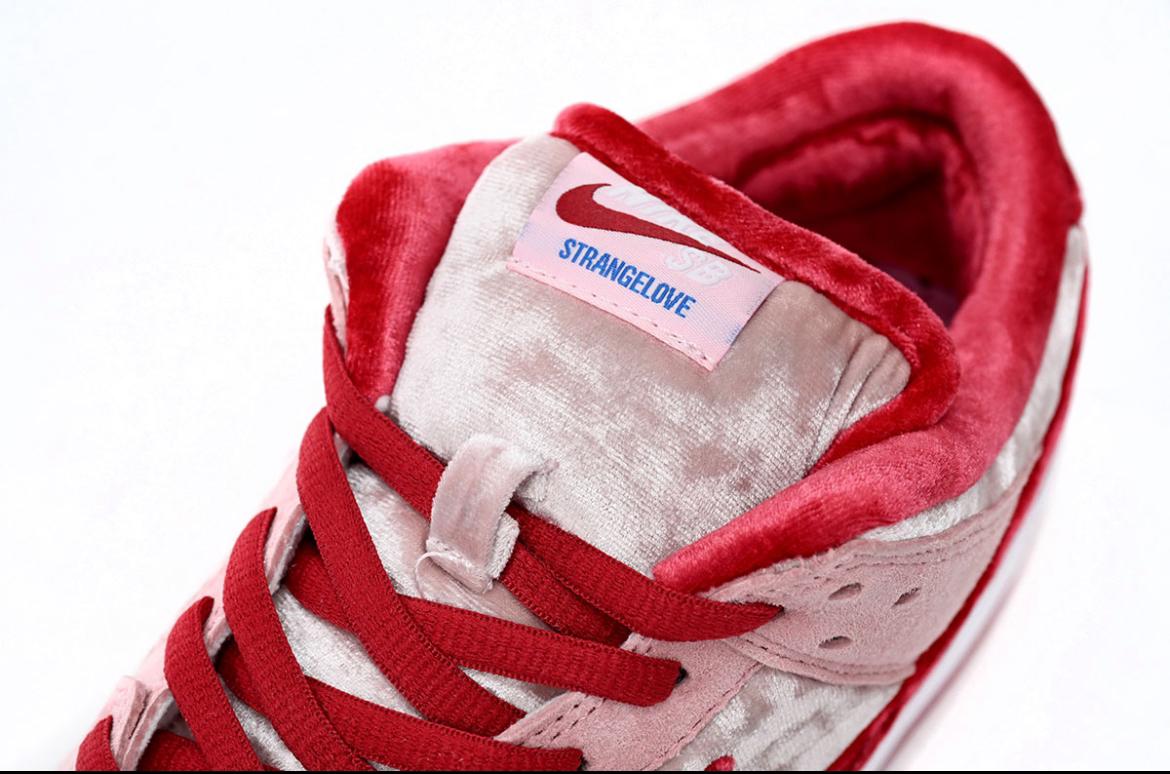 Nike sb low strange love