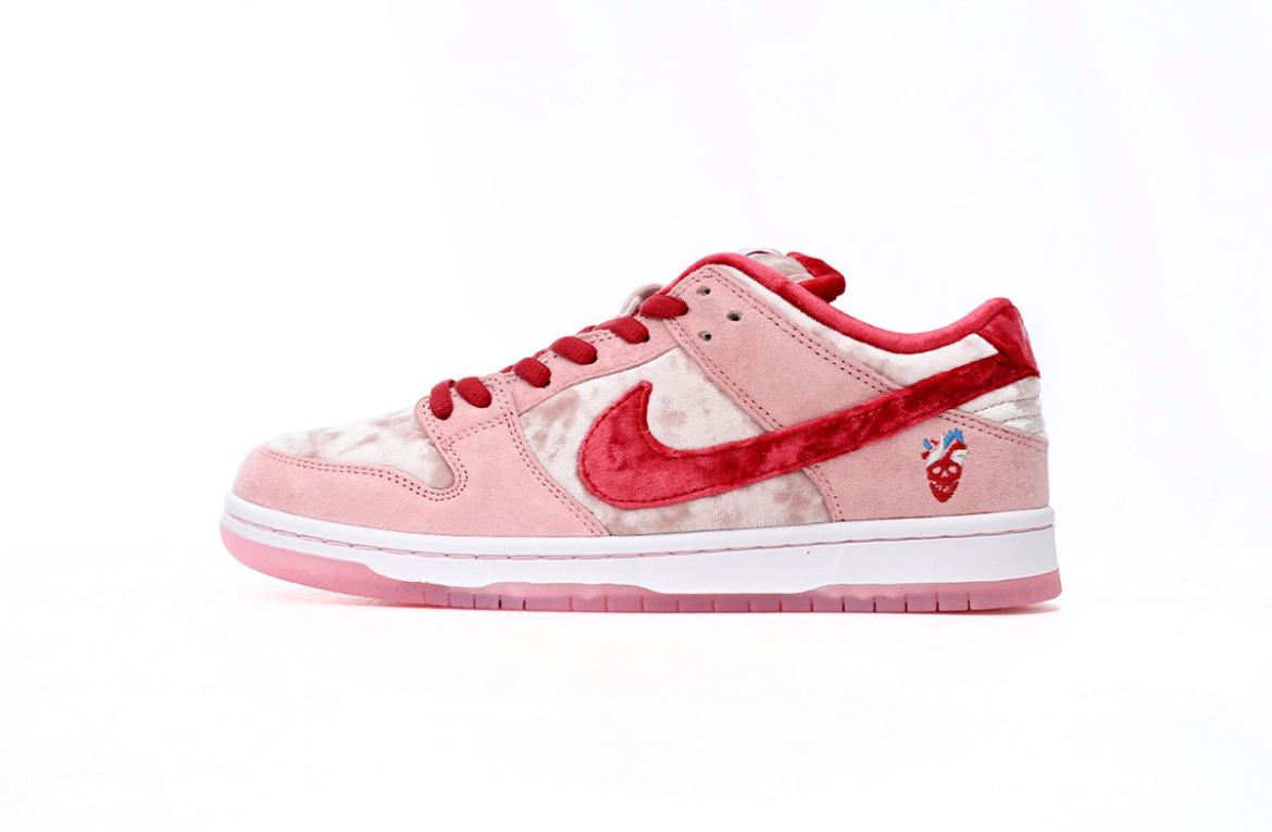 Nike sb low strange love
